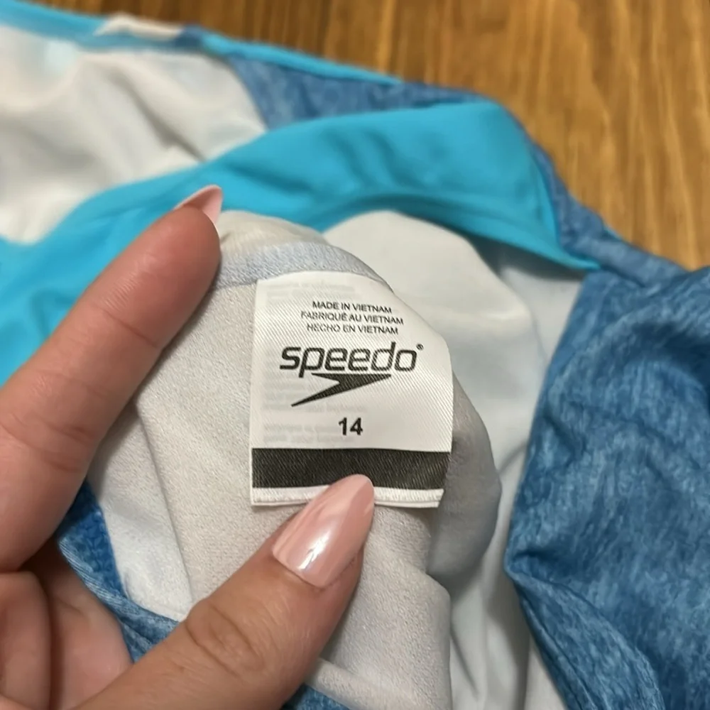 Speedo Size 14 Girl’s Infinity Splice One Piece